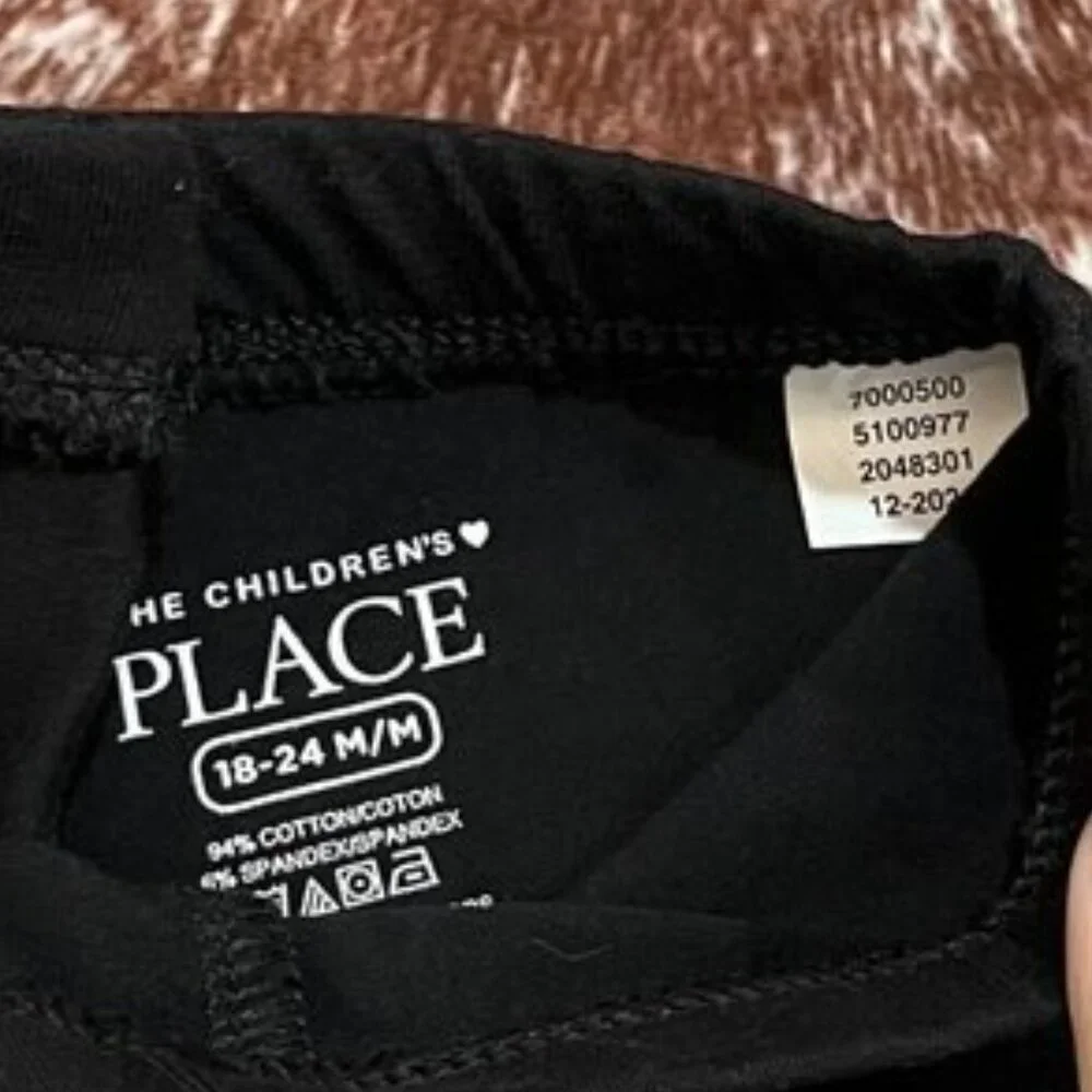 3/$20 Bundle •The Children’s Place capri Legging 2-Pack Black & Gray 18–24M